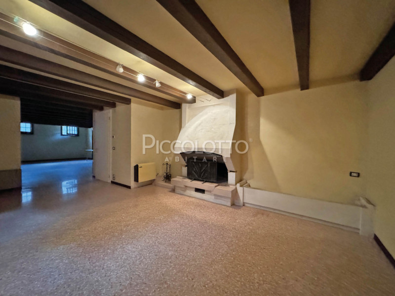 Immagine 31 di Villa in vendita  in via Meucci a Salzano