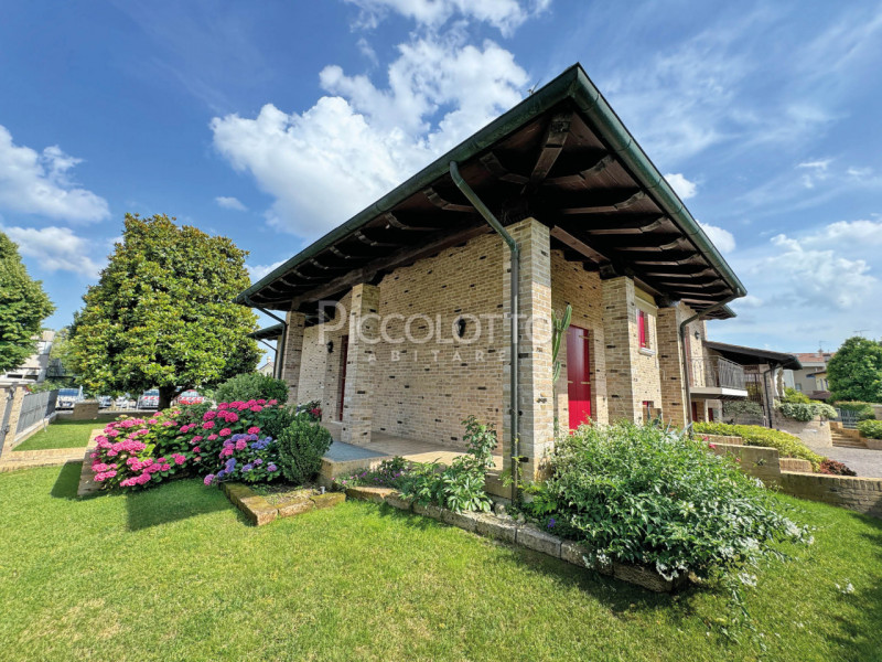 Immagine 33 di Villa in vendita  in via Meucci a Salzano