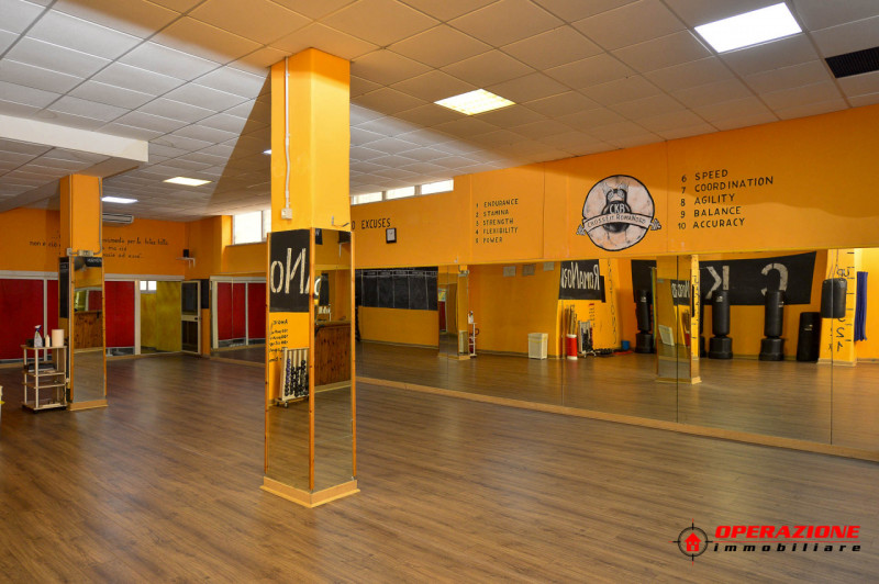 Immagine 2 di Attività commerciale in vendita  in via tommaso zigliara a Roma