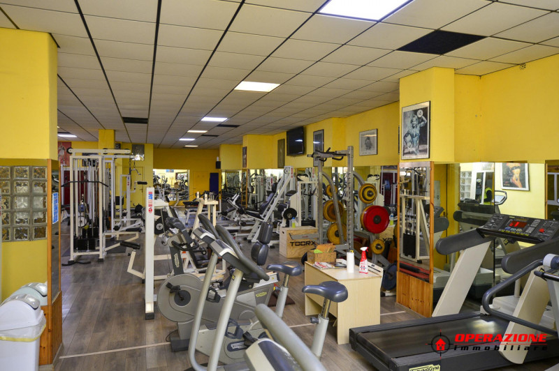 Immagine 9 di Attività commerciale in vendita  in via tommaso zigliara a Roma