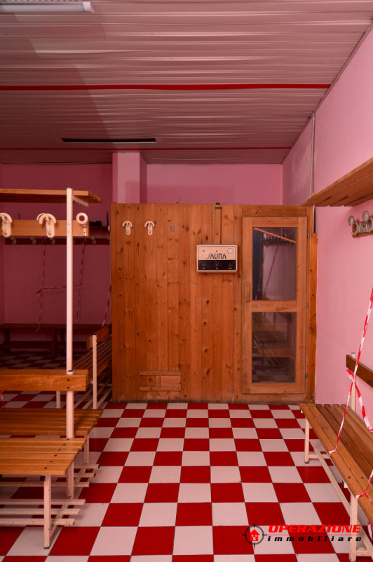 Immagine 13 di Attività commerciale in vendita  in via tommaso zigliara a Roma