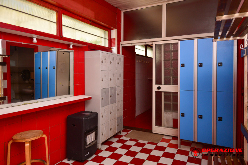 Immagine 14 di Attività commerciale in vendita  in via tommaso zigliara a Roma