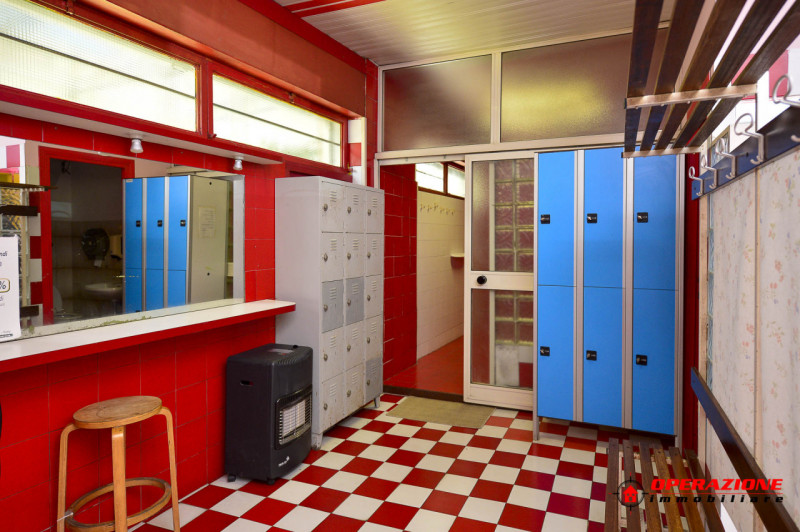 Immagine 18 di Attività commerciale in vendita  in via tommaso zigliara a Roma