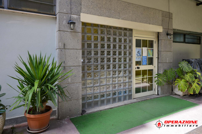 Immagine 21 di Attività commerciale in vendita  in via tommaso zigliara a Roma