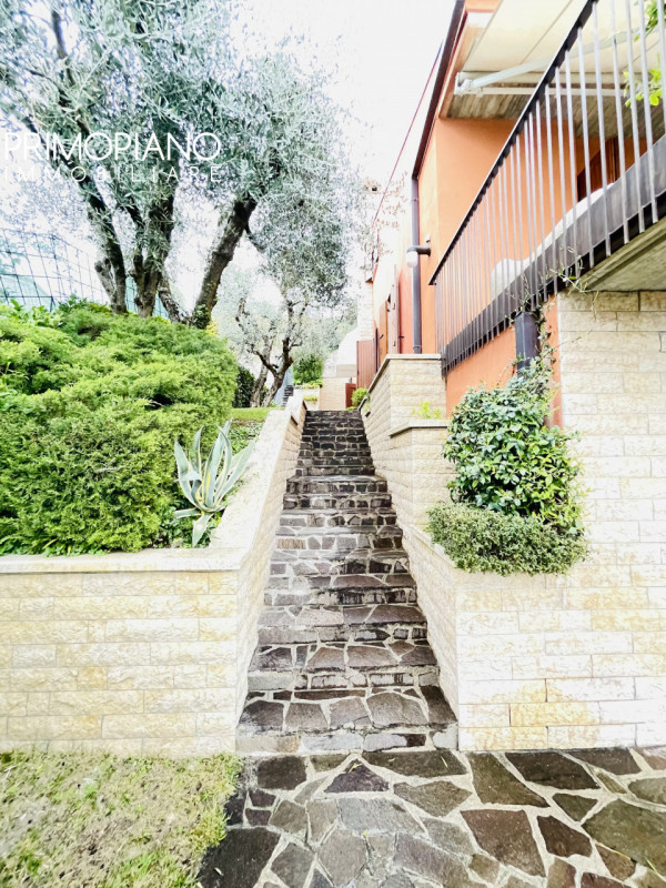 Immagine 45 di Villetta a schiera in vendita  in Via Fossà a Cavaion Veronese