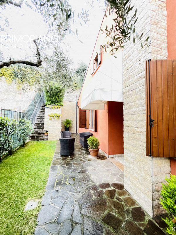 Immagine 49 di Villetta a schiera in vendita  in Via Fossà a Cavaion Veronese