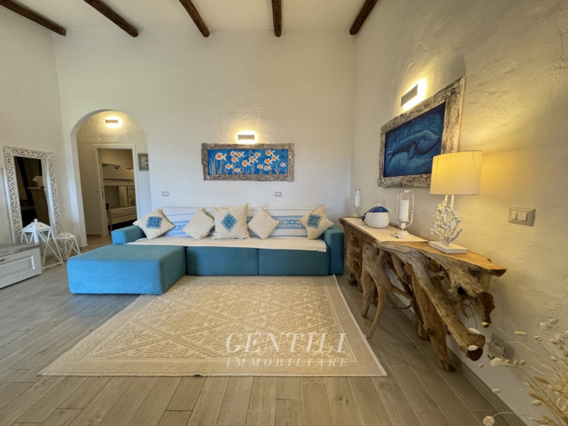 Immagine 4 di Villetta a schiera in vendita  a Arzachena