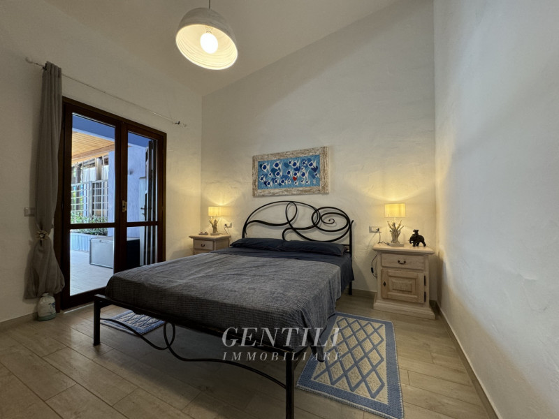 Immagine 12 di Villetta a schiera in vendita  a Arzachena