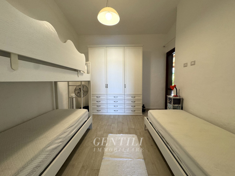 Immagine 17 di Villetta a schiera in vendita  a Arzachena