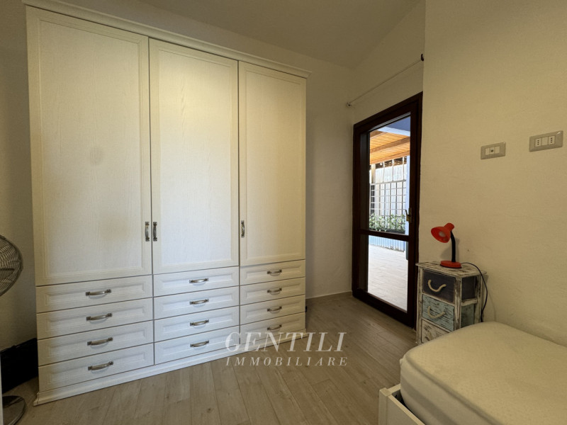 Immagine 18 di Villetta a schiera in vendita  a Arzachena