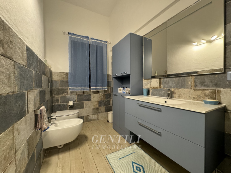 Immagine 21 di Villetta a schiera in vendita  a Arzachena