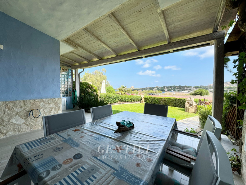 Immagine 28 di Villetta a schiera in vendita  a Arzachena