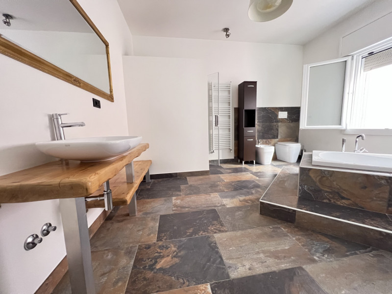 Immagine 16 di Appartamento in vendita  in Piazzale Italia a Chioggia