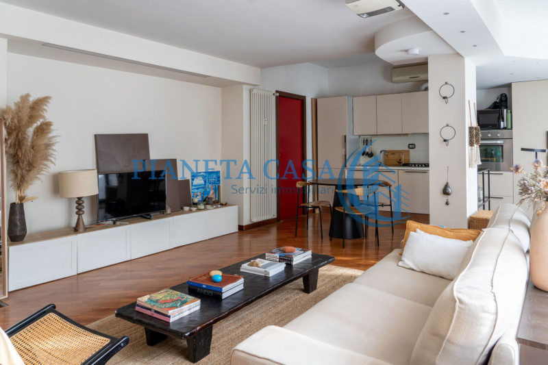 Immagine 6 di Appartamento in vendita  in via Mac Mahon 45 a Milano