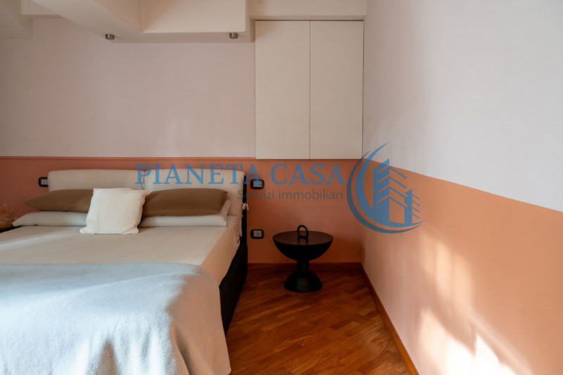 Immagine 9 di Appartamento in vendita  in via Mac Mahon 45 a Milano