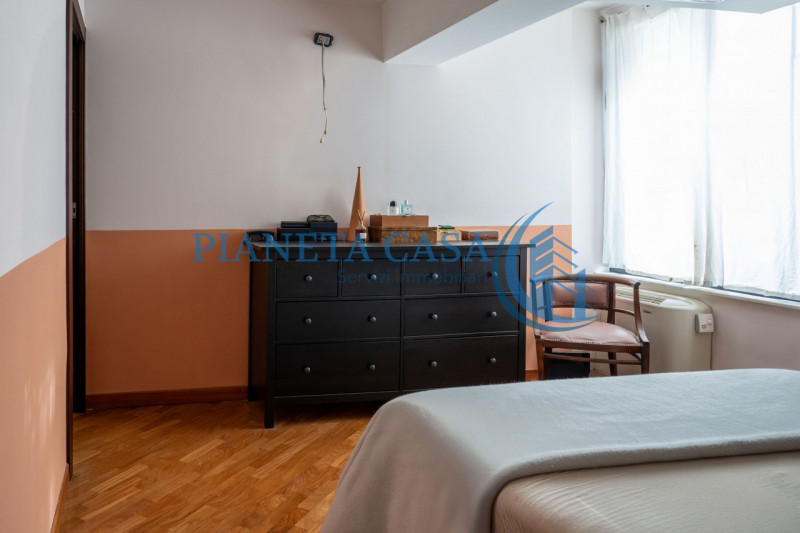 Immagine 10 di Appartamento in vendita  in via Mac Mahon 45 a Milano