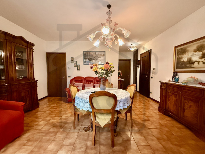 Immagine 5 di Appartamento in vendita  in Via Marcello Benedetto a Abano Terme