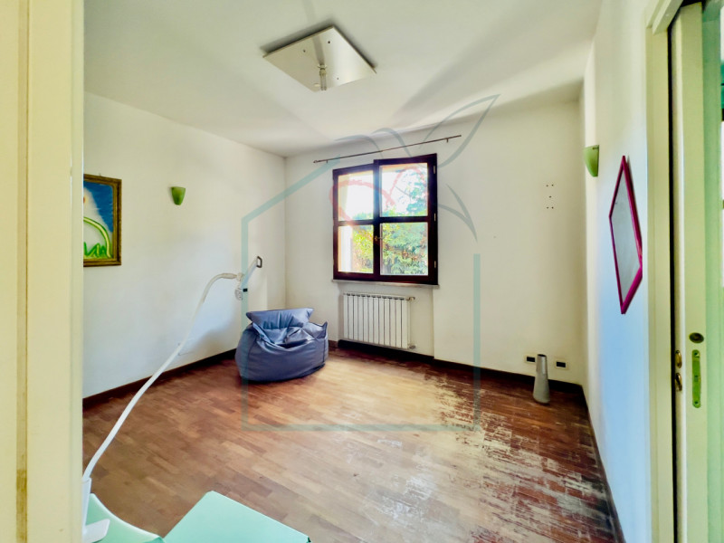 Immagine 8 di Villetta a schiera in vendita  in via mulino del piano a Castelnuovo Magra