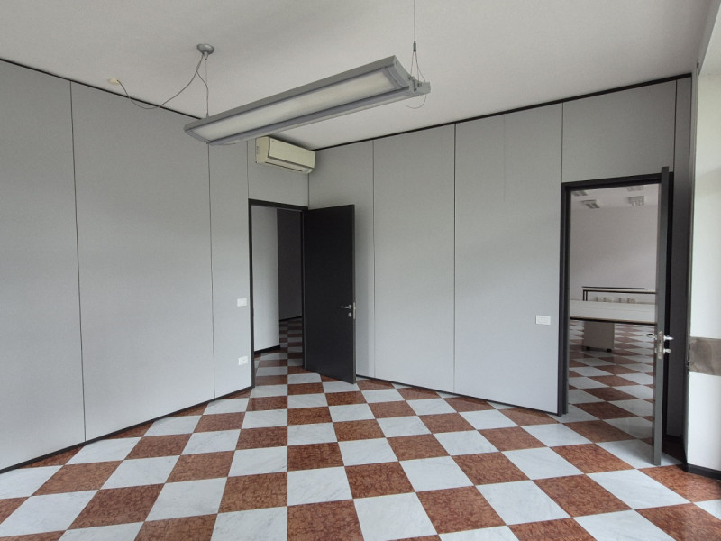 Immagine 11 di Ufficio in affitto  in Piazza Vittoria a Bolzano