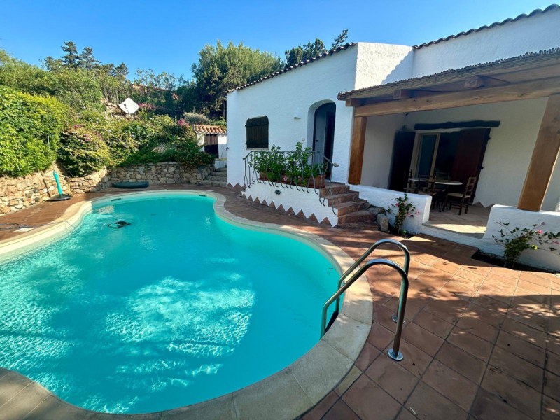 Immagine 4 di Villa in vendita  in via del timone a Arzachena