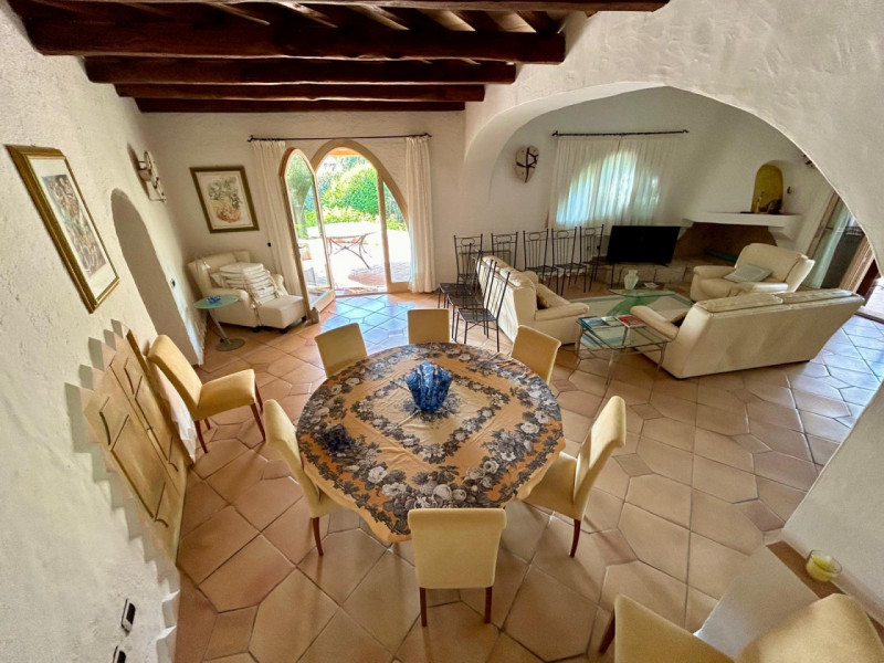 Immagine 6 di Villa in vendita  in via del timone a Arzachena
