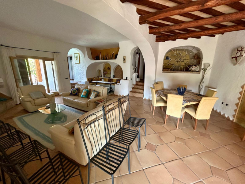 Immagine 11 di Villa in vendita  in via del timone a Arzachena