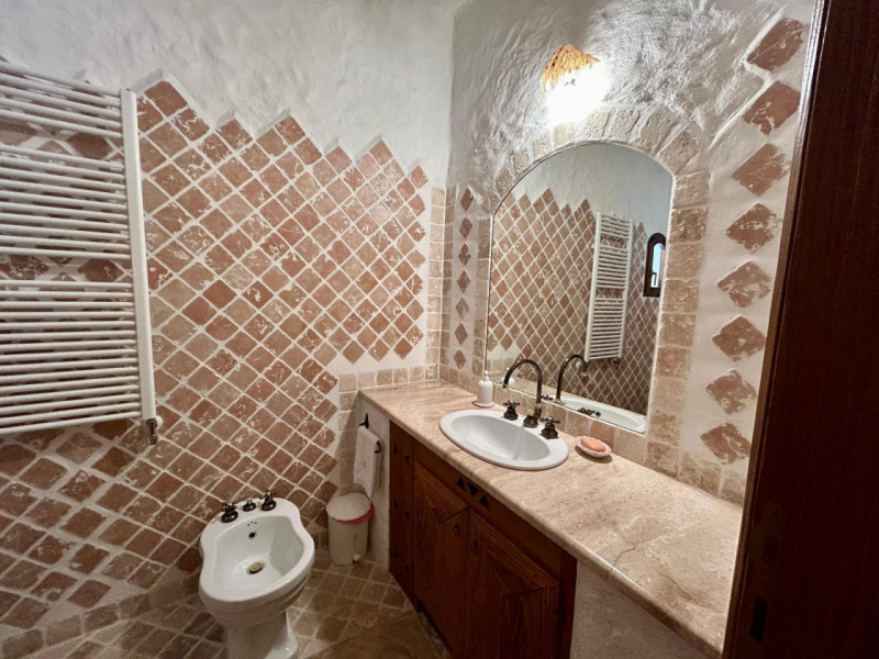 Immagine 15 di Villa in vendita  in via del timone a Arzachena