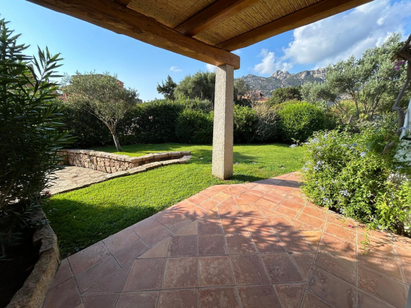 Immagine 26 di Villa in vendita  in via del timone a Arzachena