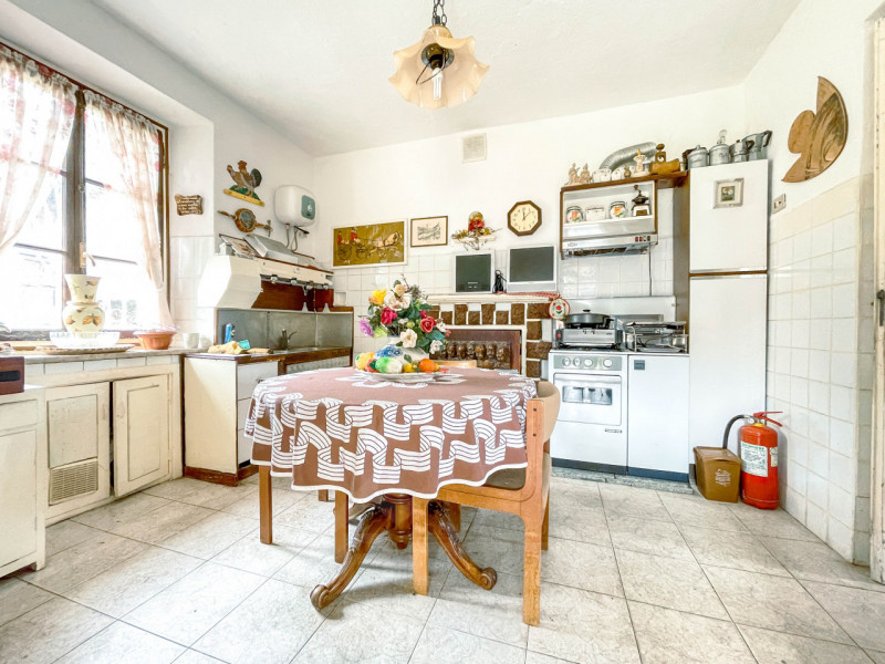 Immagine 6 di Villa in vendita  in Via due riviere, 70 a Baveno