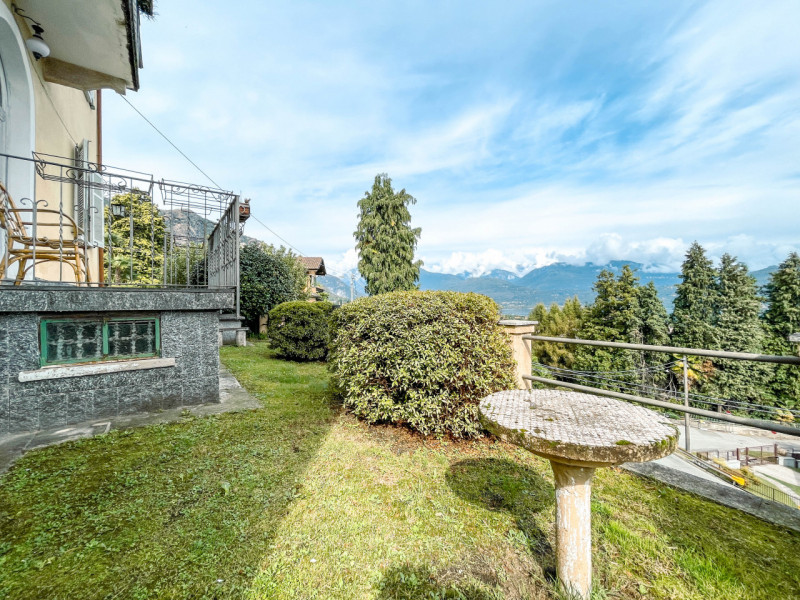 Immagine 21 di Villa in vendita  in Via due riviere, 70 a Baveno