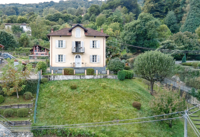 Immagine 26 di Villa in vendita  in Via due riviere, 70 a Baveno