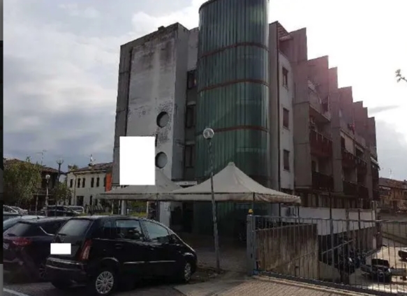 Immagine 1 di Garage in vendita  in VIA XX SETTEMBRE a San Martino Buon Albergo