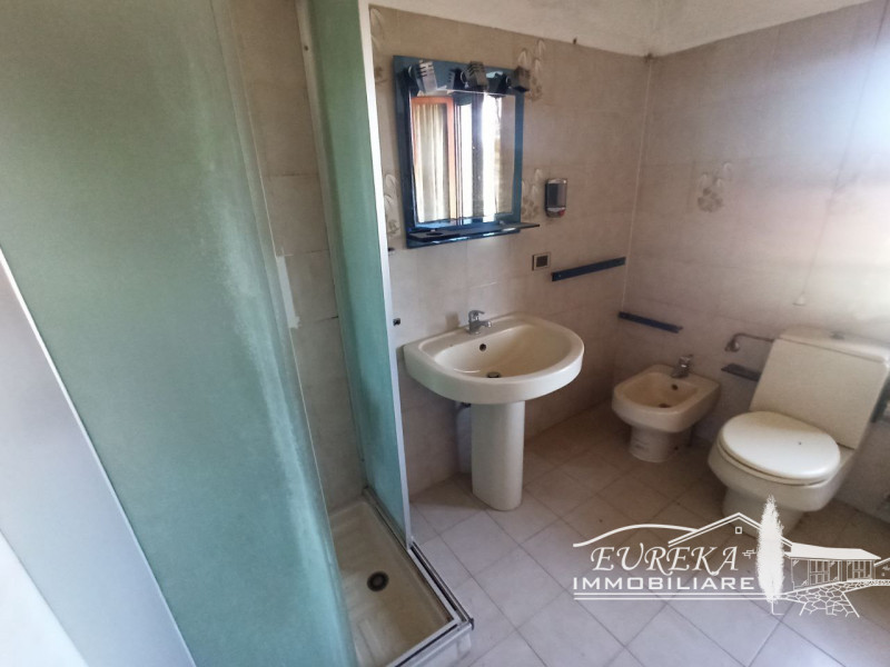 Immagine 51 di Casa indipendente in vendita  in via roma 152 a Castiglione Del Lago