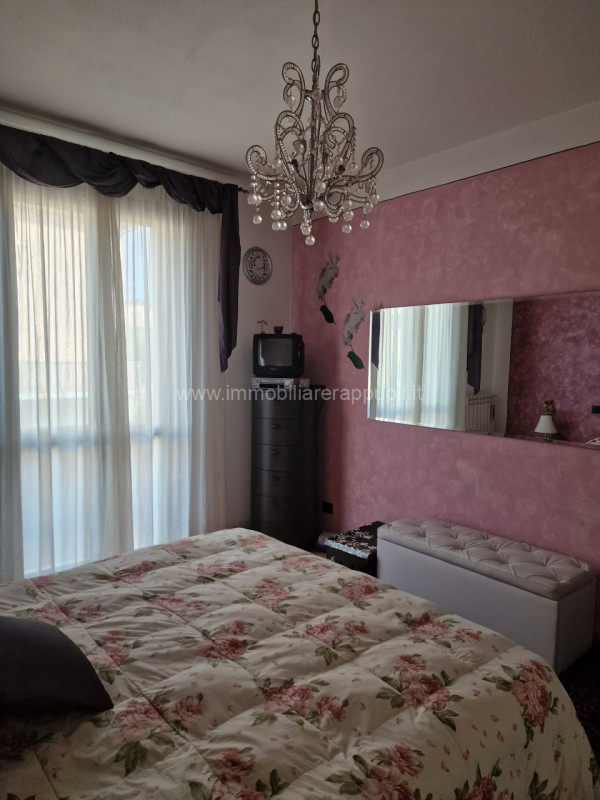 Immagine 6 di Appartamento in vendita  a Sinalunga