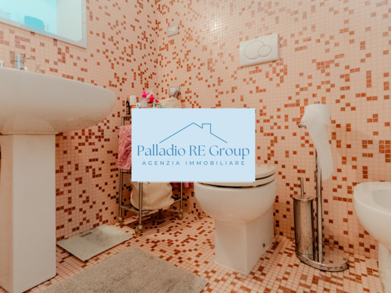 Immagine 8 di Attico in vendita  a Vicenza