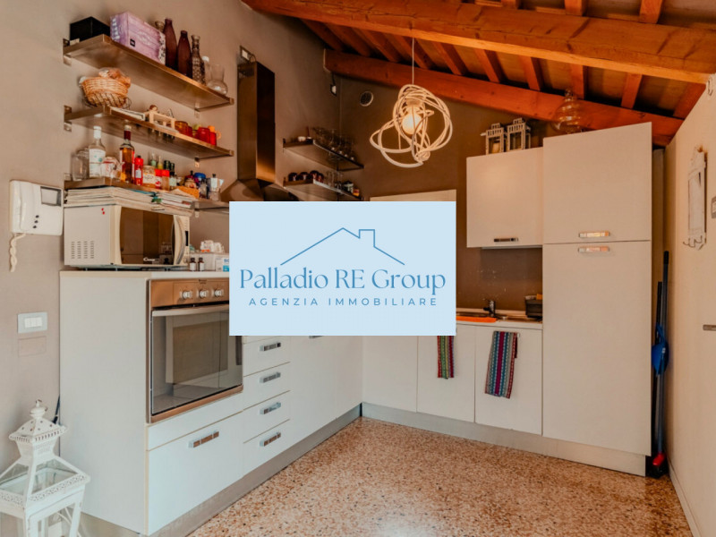 Immagine 10 di Attico in vendita  a Vicenza