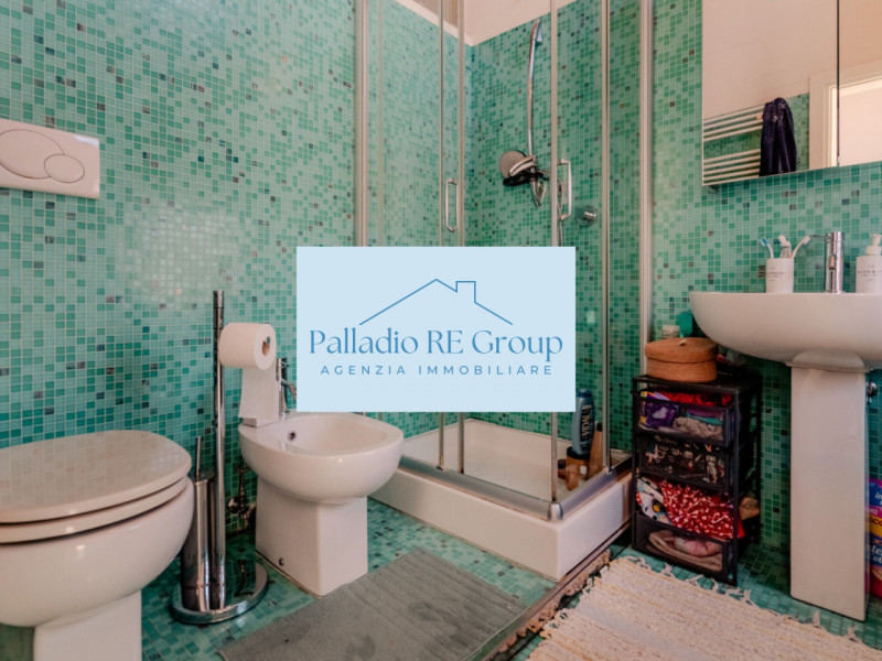 Immagine 11 di Attico in vendita  a Vicenza