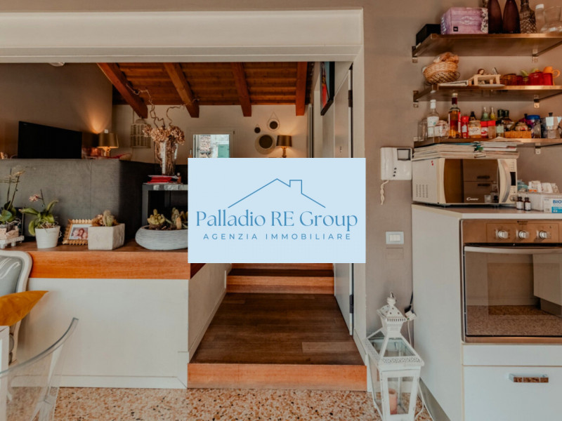 Immagine 14 di Attico in vendita  a Vicenza