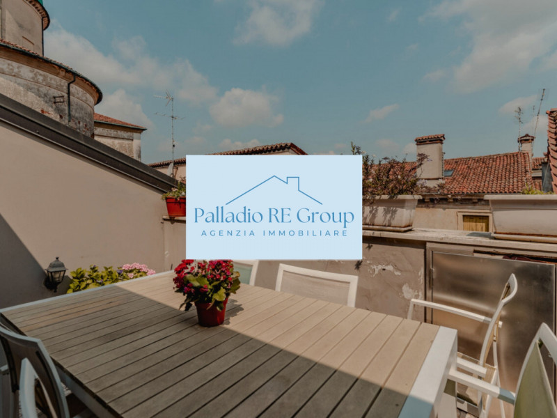 Immagine 16 di Attico in vendita  a Vicenza