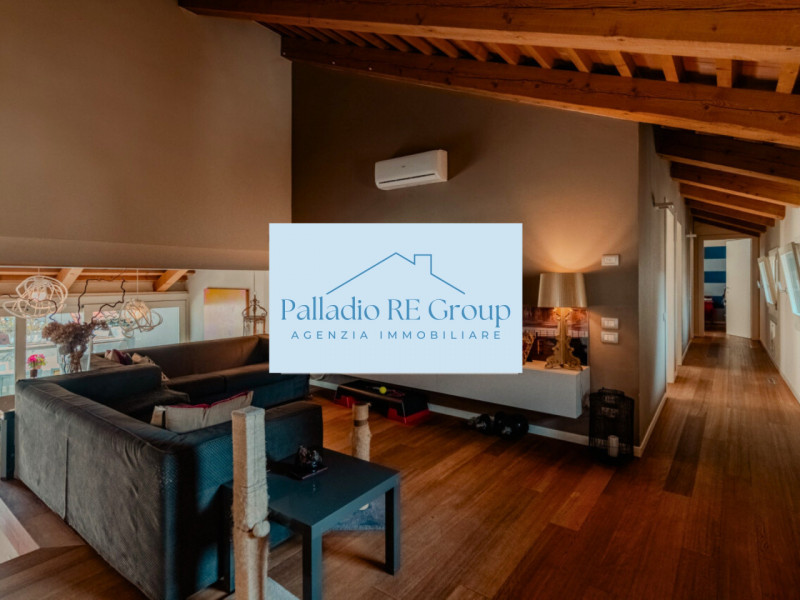 Immagine 17 di Attico in vendita  a Vicenza