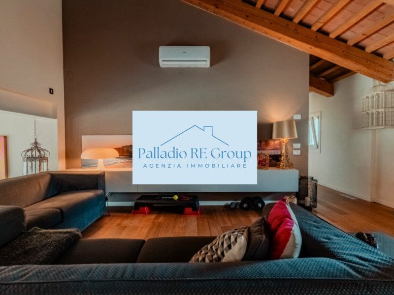 Immagine 18 di Attico in vendita  a Vicenza