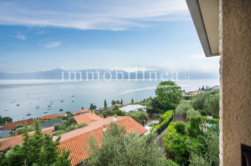 Immagine 3 di Attico in vendita  in Via Cesare Lombroso 17 a Torri Del Benaco