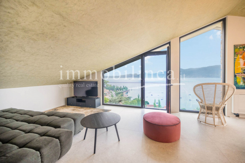 Immagine 6 di Attico in vendita  in Via Cesare Lombroso 17 a Torri Del Benaco