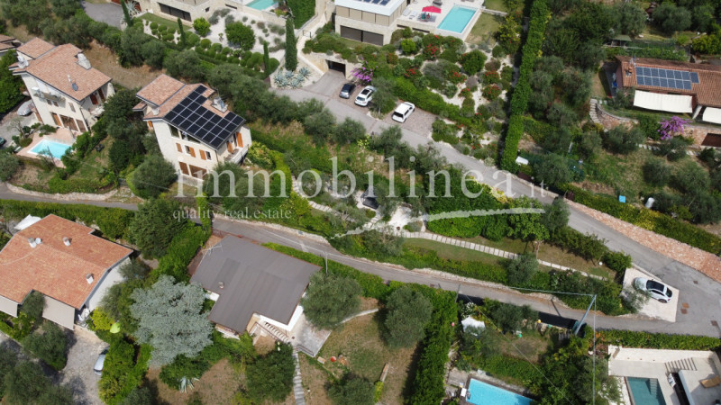 Immagine 7 di Attico in vendita  in Via Cesare Lombroso 17 a Torri Del Benaco