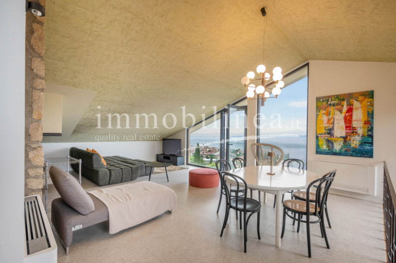 Immagine 8 di Attico in vendita  in Via Cesare Lombroso 17 a Torri Del Benaco