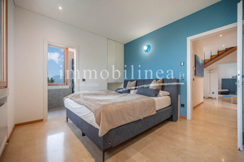 Immagine 16 di Attico in vendita  in Via Cesare Lombroso 17 a Torri Del Benaco