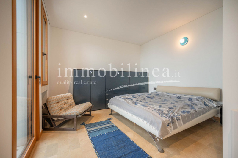 Immagine 24 di Attico in vendita  in Via Cesare Lombroso 17 a Torri Del Benaco