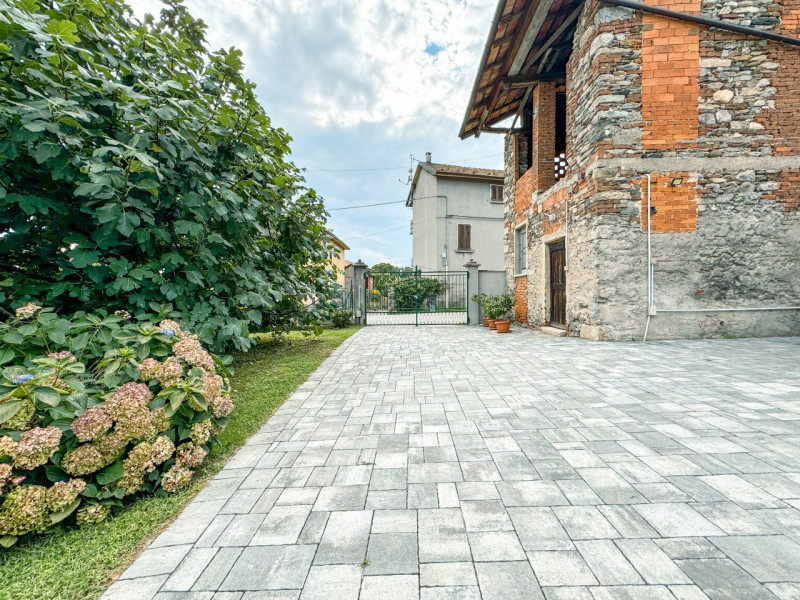 Immagine 19 di Villetta a schiera in vendita  in via frera 2 a Bolzano Novarese