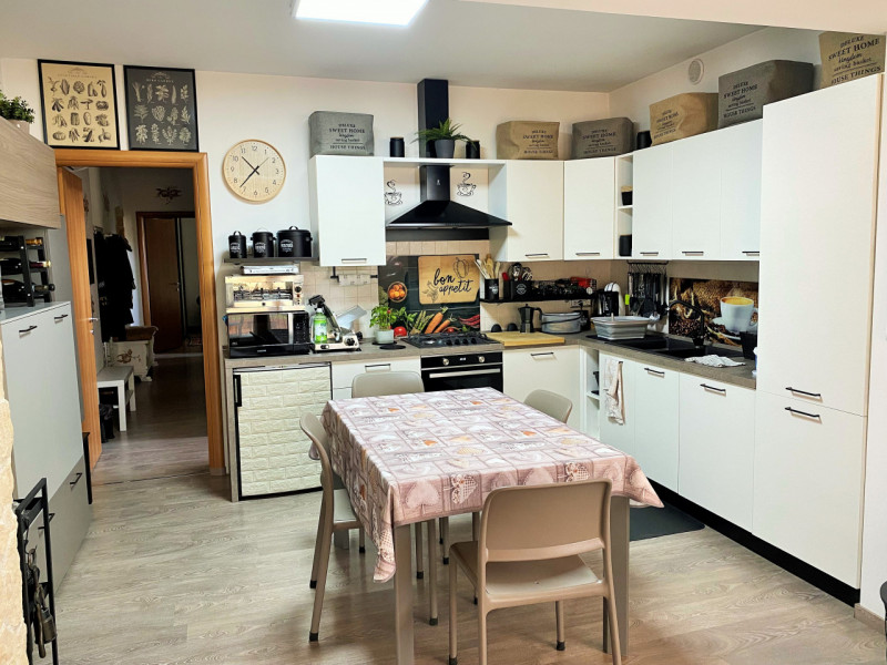 Immagine 2 di Palazzo in vendita  in via Castellana a Resana