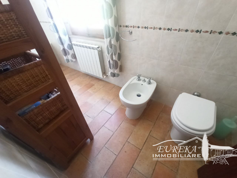 Immagine 26 di Villetta a schiera in vendita  in GIOIELLA a Castiglione Del Lago